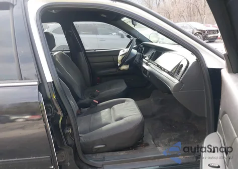 2004 Ford Crown Victoria Police z USA, uszkodzony, nr VIN 2FAFP71W74X136530